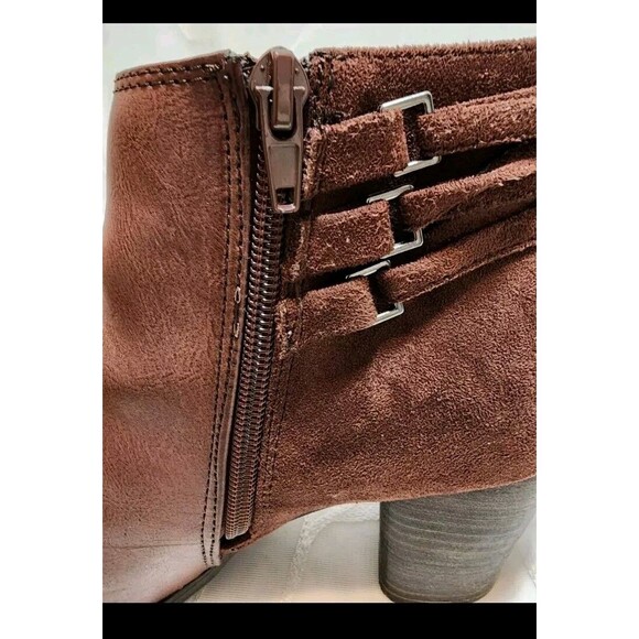 NEW DIRECTIONS WOMENS 9 BROWN ZIP ANKLE BOOTIES JOJO SUEDE FRINGE TASSLE STYLISH - Picture 6 of 13